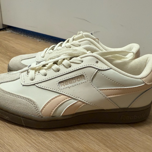 Reebok Cream and Tan Sneakers - Picture 2 of 5